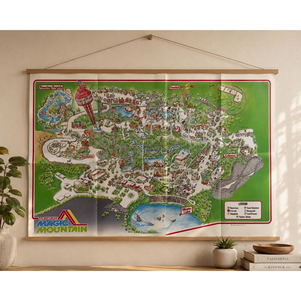 Vintage 1983‎ Six Flags Magic Mountain Souvenir Map Valencia California Colossus
